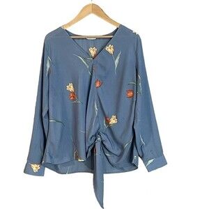 Lush Tulip V-neck, long sleeved, tulip floral blouse. Women’s size Large